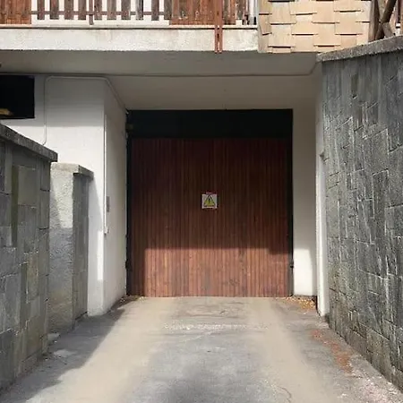 Hostdomus - Grand Villard Apartment *